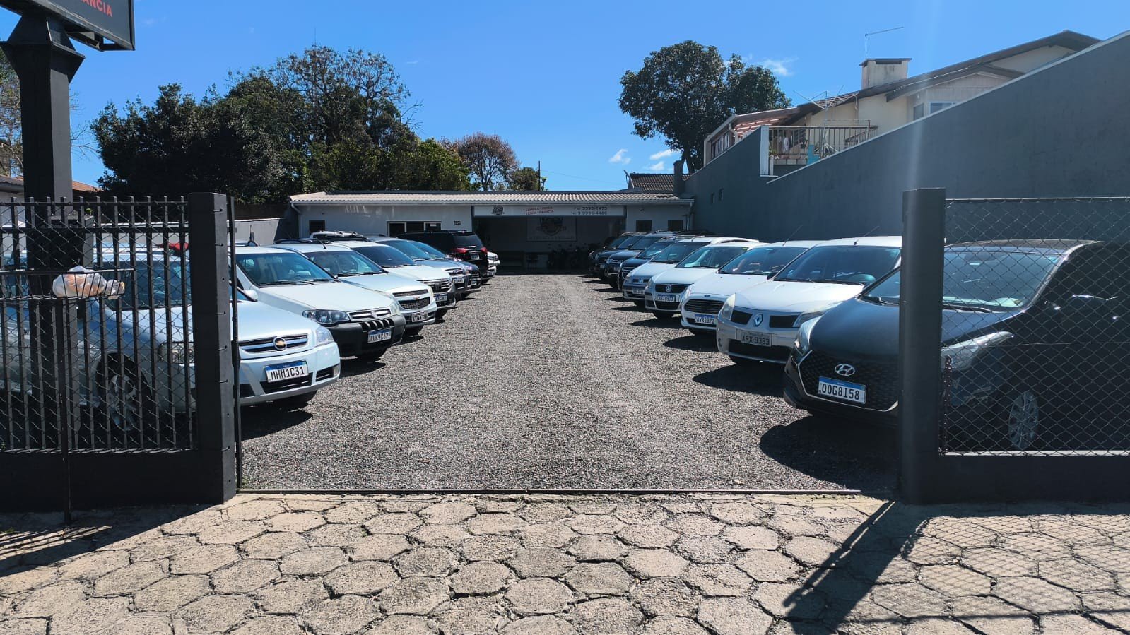 Pátio da Dalzotto Automóveis em Campo Largo PR